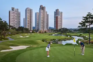 30-Acre 9-Hole Golf Course – Godrej Golf Crest