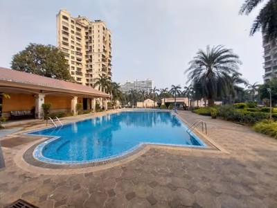Swimming pool – Regency Gardens